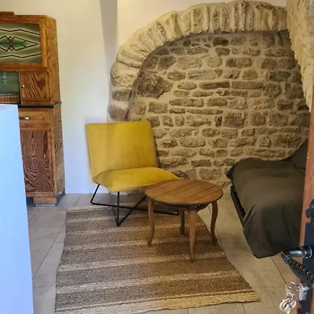 La Petite Maison 1766 Valence (Gard)